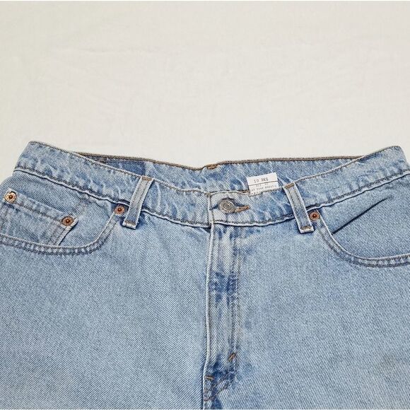 VINTAGE Levi's High Rise Wedgie Light Wash Shorts - Picture 5 of 14